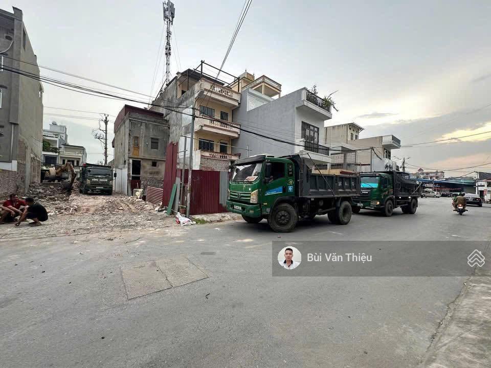 Mặt đường thiên lôi diện tích 240m2, ngang 8.0m cực đẹp
