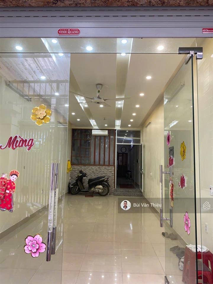 Bán nhà mặt đường chùa hàng  5 tầng thang máy siêu đẹp