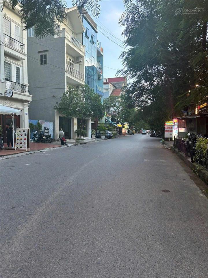 Bán đất mặt đường vũ trọng khánh , view hồ cực đẹp