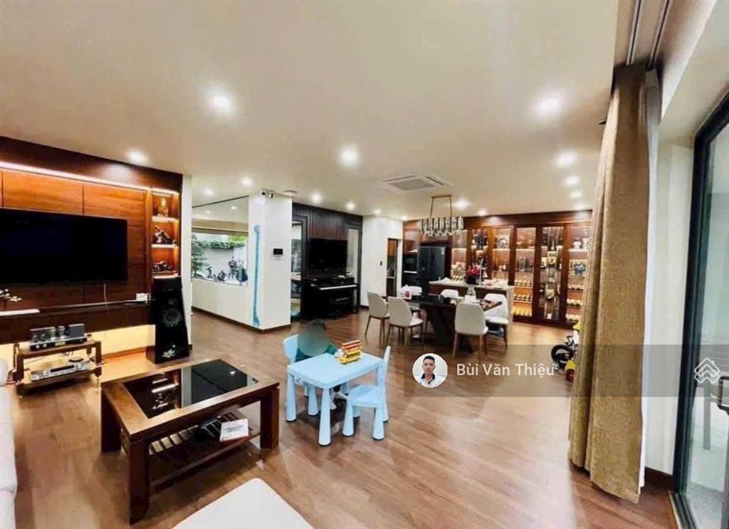 Bán nhà 4 tầng mặt đường cát cụt, lê chân