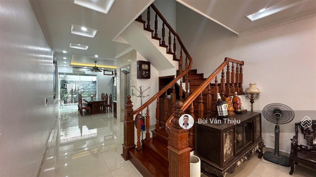 Bán nhà 4 tầng độc lập mặt đường hoàng ngọc phách  quán nam