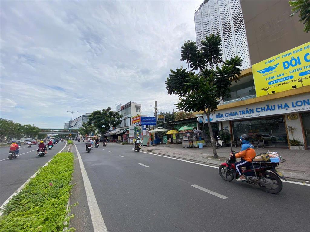 70 tỷ  mặt tiền / phạm văn đồng  22x14m, cn 300 m2  hầm 6 tầng + thang máy, hđt 200 triệu