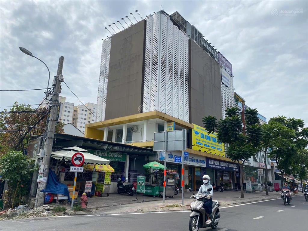 70 tỷ  mặt tiền / phạm văn đồng  22x14m, cn 300 m2  hầm 6 tầng + thang máy, hđt 200 triệu