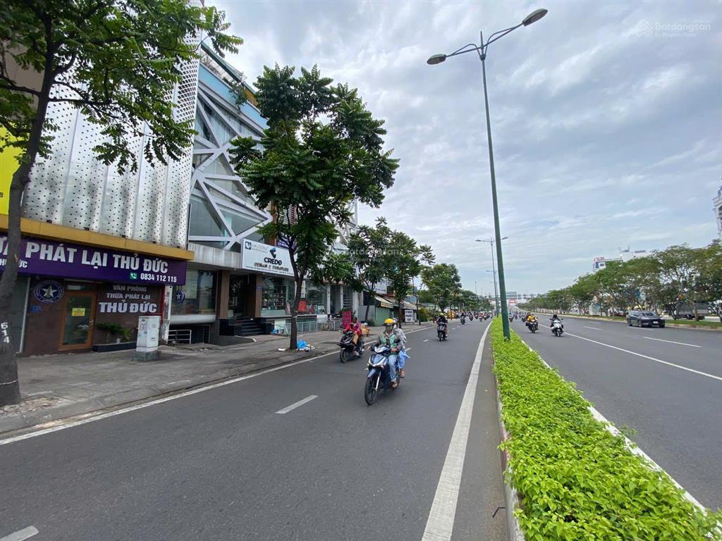 70 tỷ  mặt tiền / phạm văn đồng  22x14m, cn 300 m2  hầm 6 tầng + thang máy, hđt 200 triệu