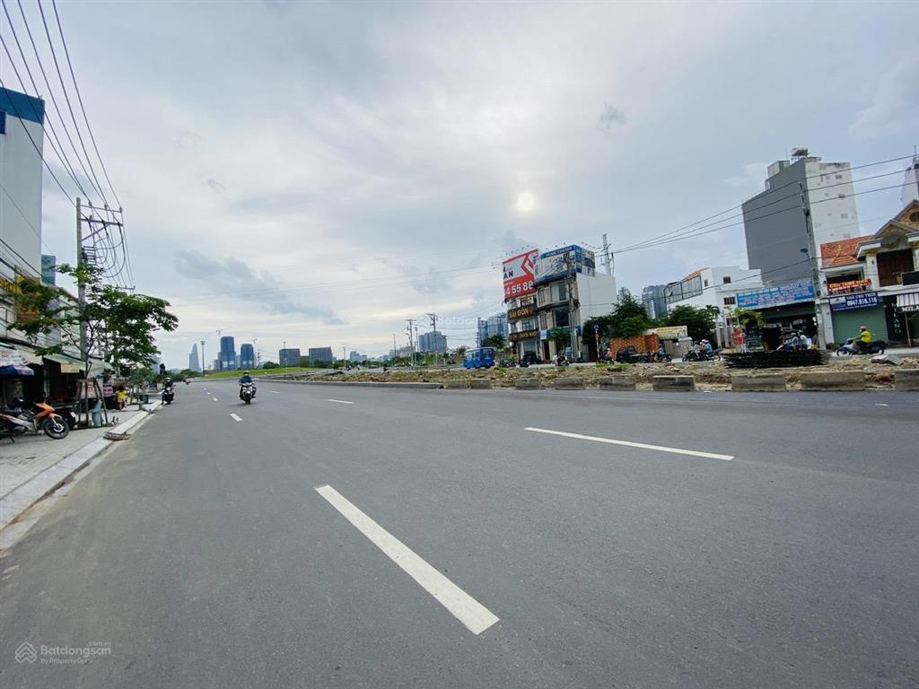 Tin thật 100%  hơn 100 triệu /m2  hxh lương định của q. 2  ngang 18m x dài 40m / 750m2  cấp 4