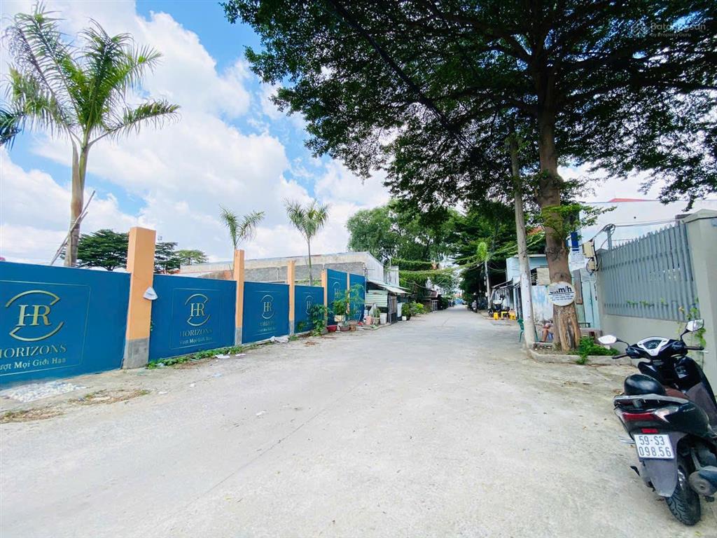125 tỷ  23 triệu /m2  hẻm ô tô / quốc lộ 13  23x83m / 5.400m2  biệt thự (tiện xây dựng mới)