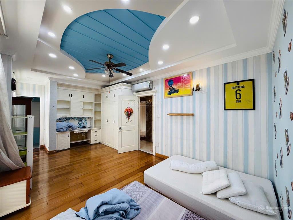 36 tỷ  mặt tiền / trường sa " ngay thảo cầm viên "  ngang 12m  cn  148m².  12 chdv / 125 triệu