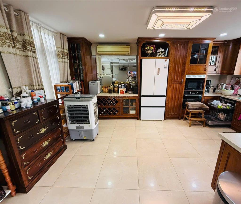 36 tỷ  mặt tiền / trường sa " ngay thảo cầm viên "  ngang 12m  cn  148m².  12 chdv / 125 triệu