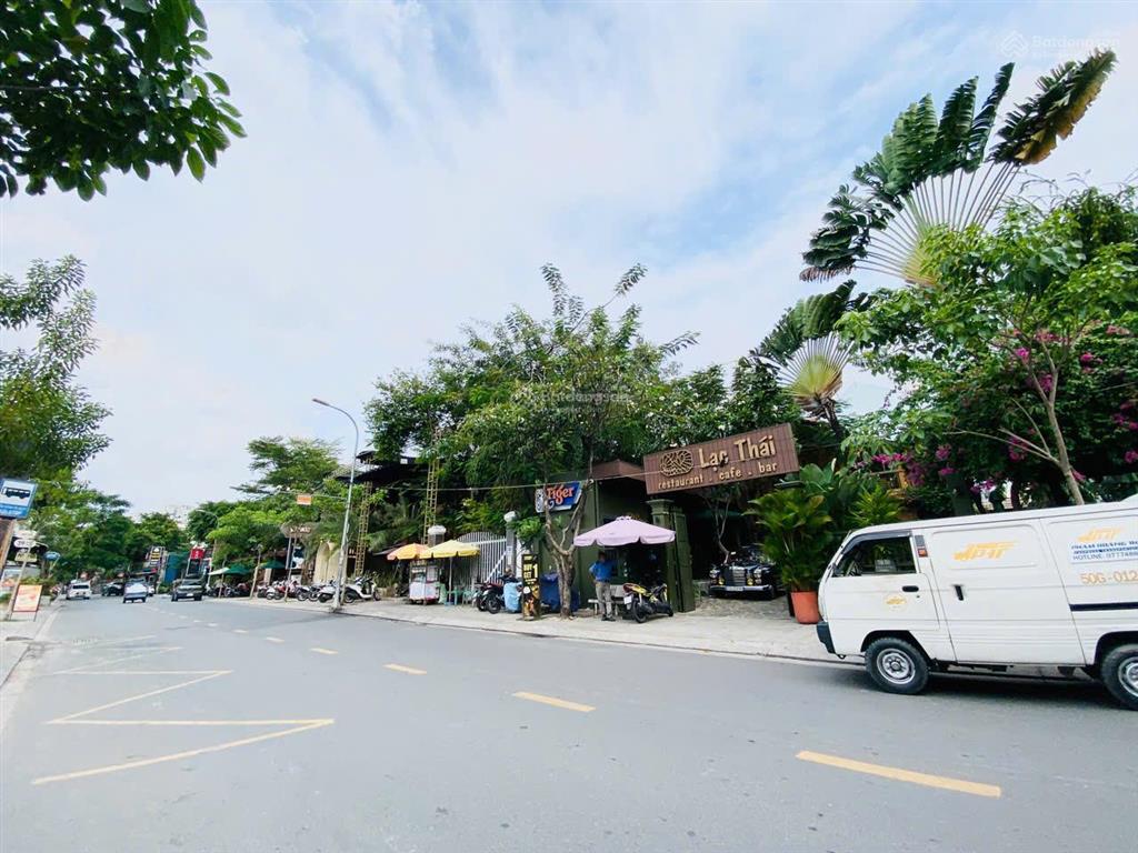 520 tỷ  mặt tiền / xuân thủy  25x56m / cn 1.400m2  hđt 150 triệu/tháng  cpxd hầm 10 tầng