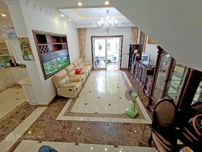 Bán nhà hẻm xe hơi lương văn can, ngang 7m, 218m2, xây biệt thự hoặc khai thác chdv