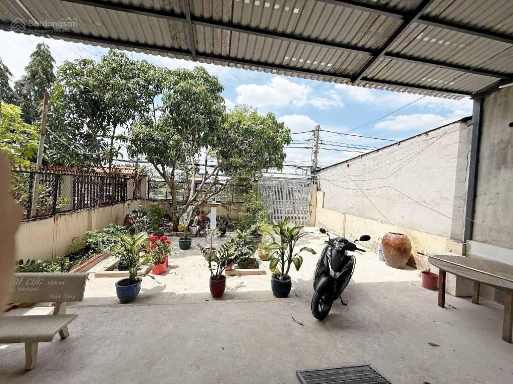 Bán nhà diện tích khủng 368m2, ngang 9m, gần chợ phú lợi 2, đường phạm thế hiển, view sông