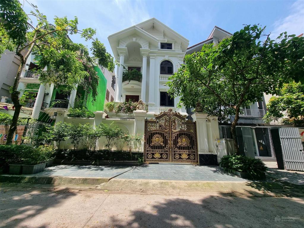 Bán đất xây tòa 10 tầng hàm nghi, 2 thoáng, 135m2, 3 ô tô tránh, 32 tỷ