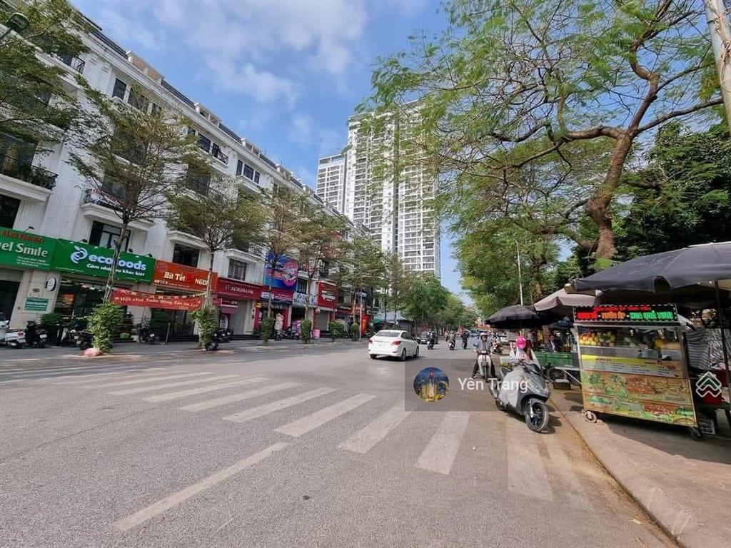 Bán nhà mặt phố xuân la, kinh doanh vô đối, 136m2, mt 9m, giá 51 tỷ