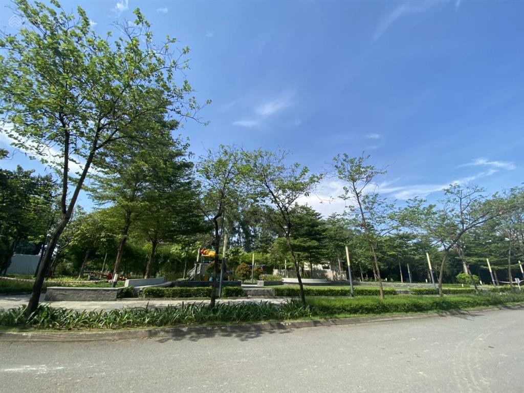 Bán biệt thự khu q ciputra kđt nam thăng long 428m² nội thất đẹp  view sân golf
