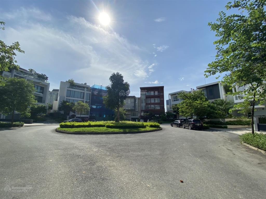 Bán biệt thự khu q ciputra kđt nam thăng long 428m² nội thất đẹp  view sân golf