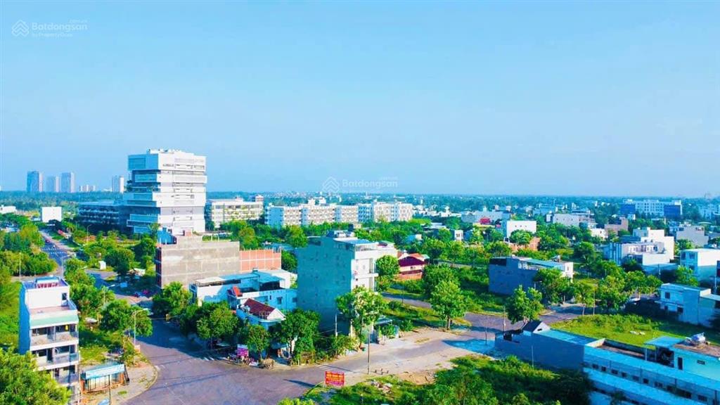 Bán gấp lô góc 2 mặt tiền ngay cổng đại học fpt, cách trung tâm làng đại học 500m