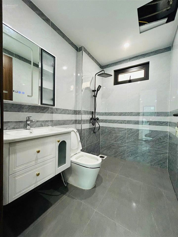 Bán nhà mới phân lô hiếm ở ngay, dân trí cao, cực đẹp, mạc thái tổ, cầu giấy, 60m2*7t. giá 34.5 tỷ