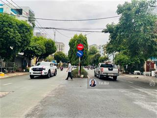 Bán nhà mtkd đầu đường đại lộ 3  50m đỗ xuân hợp, phước bình. dtsd 92m2 đường 30m đối diện global