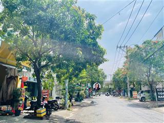 Bán đất trục chính d3đỗ xuân hợp. đối diện global city. mặt bằng kinh doanh tốt. shr vay bank tốt