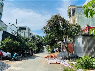 Bán lô đất kdc kiến á. dt 110m2 gần liên phường. 200m ra global city. đường 12m bàn cờ xây kín