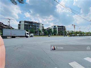 Đất đẹp đối diện sông view landmard 81 ngay global city. đường 16m có sẵn dòng tiền, sổ hồng riêng