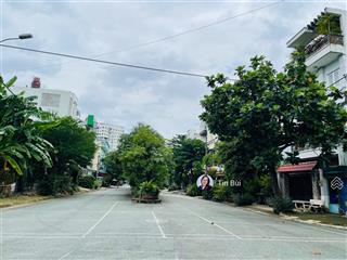 Đất đẹp 100m2 đường đôi kdc 10 mẫu sát bên lake view  tt quận 2. shr vay bank được