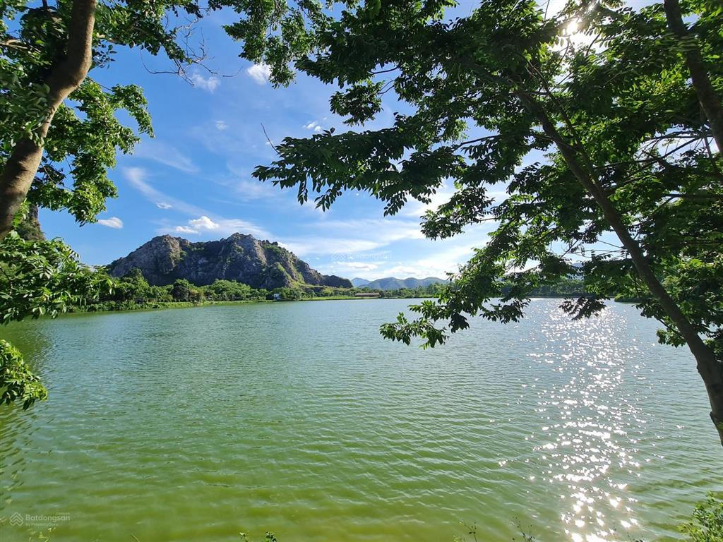 Bán lô đất gần 4000m2 view hồ, mặt đường nhựa tỉnh lộ,tựa sơn hướng thủy mt 45m, sổ đỏ chính chủ