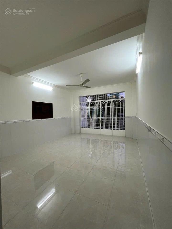 Cho thuê nhà mt bàu cát 1, p. 14 tân bình. diện tích 4x20m. trệt 3 lầu