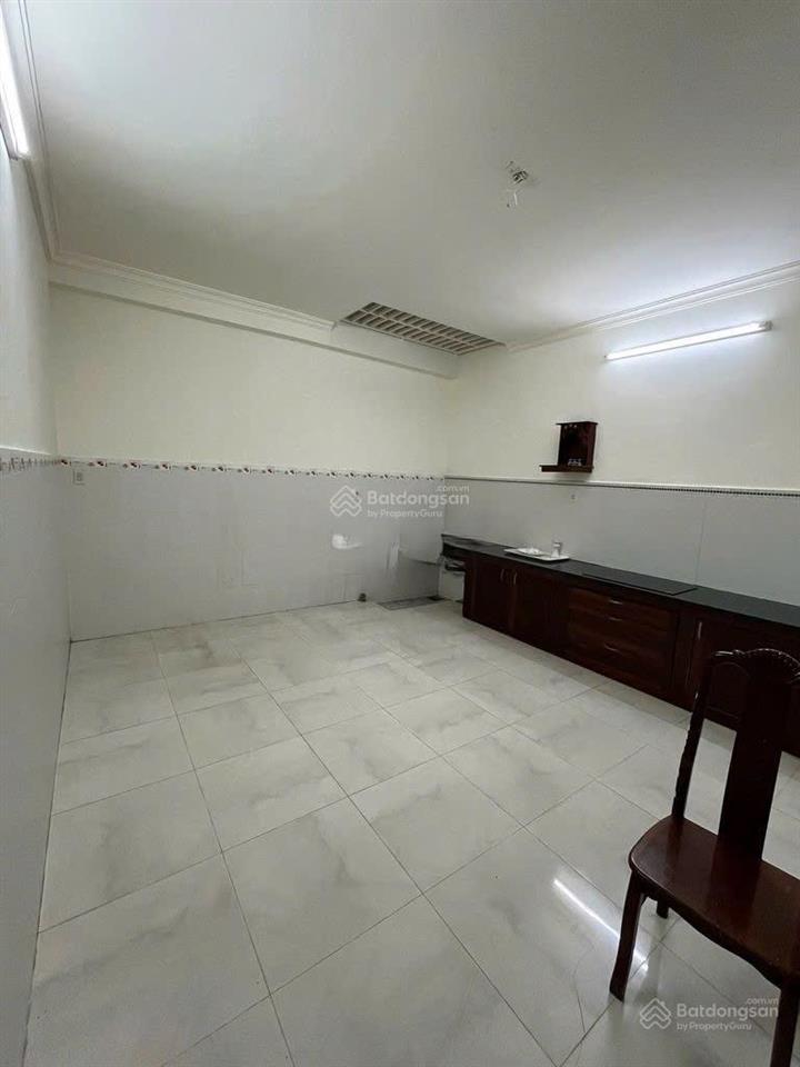 Cho thuê nhà mt bàu cát 1, p. 14 tân bình. diện tích 4x20m. trệt 3 lầu