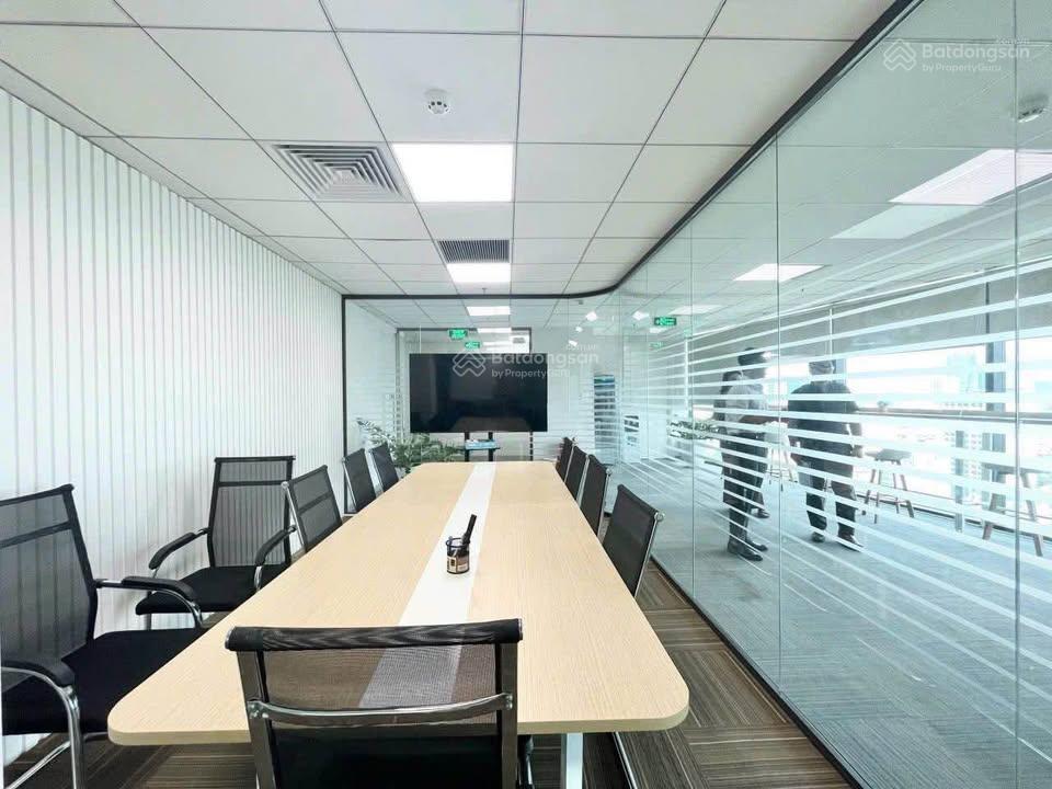 Văn phòng cho thuê đầy đủ nội thất, diện tích 115m2 trên đường trường chinh, p.14, tân bình