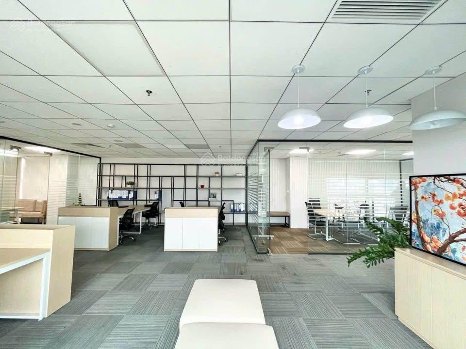 Văn phòng cho thuê đầy đủ nội thất, diện tích 115m2 trên đường trường chinh, p.14, tân bình