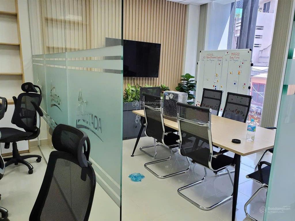Cho thuê văn phòng 85m2, trống lầu 3, vị trí trên đường phổ quang, p.2, tân bình