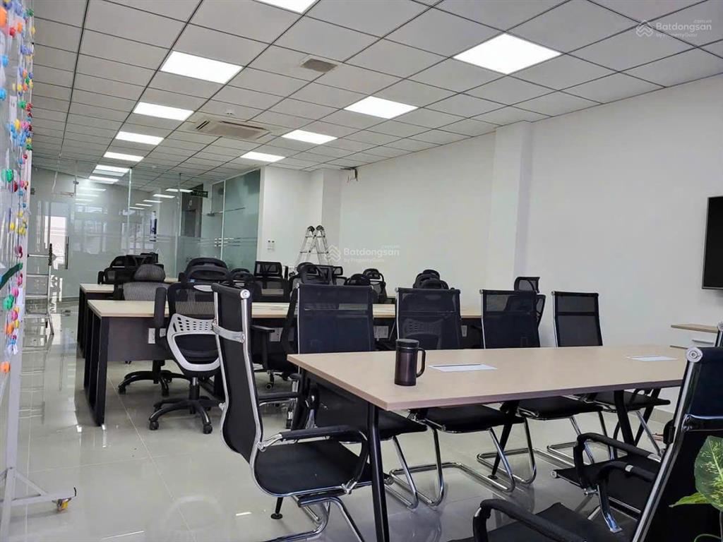 Cho thuê văn phòng 85m2, trống lầu 3, vị trí trên đường phổ quang, p.2, tân bình