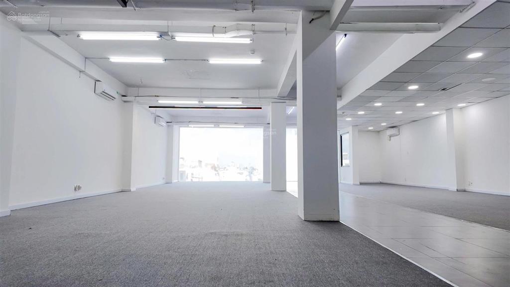 Cho thuê văn phòng diện tích 154m2 ngay khu vip k300. giá thuê