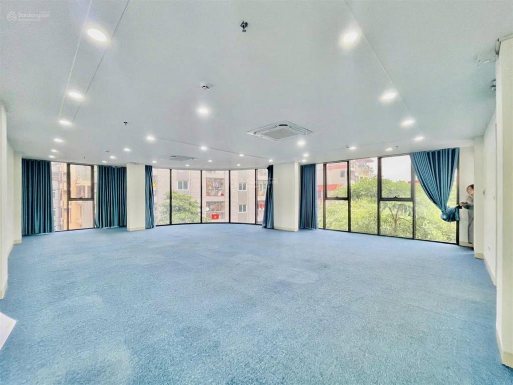 Văn phòng trống diện tích 110m² giá thuê 29 triệu/ tháng  hoàng văn thụ, p.8, phú nhuận