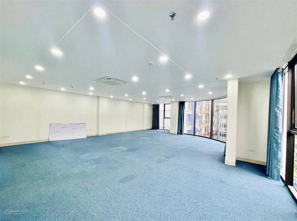 Văn phòng trống diện tích 110m² giá thuê 29 triệu/ tháng  hoàng văn thụ, p.8, phú nhuận