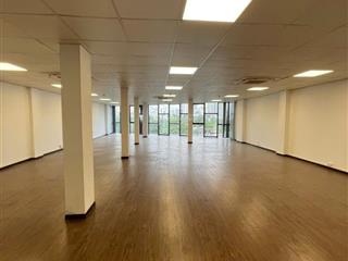 Cho thuê sàn trống rộng 250m2 trên đường cộng hòa, cách sân bay 5 phút di chuyển