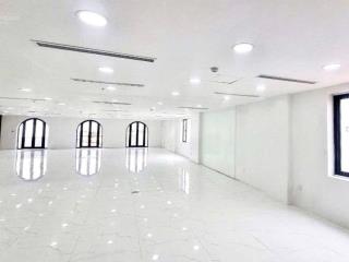 Trống sẵn văn phòng 240m² tại đường hồng hà, phú nhuận  diện tích rộng, vị trí trung tâm