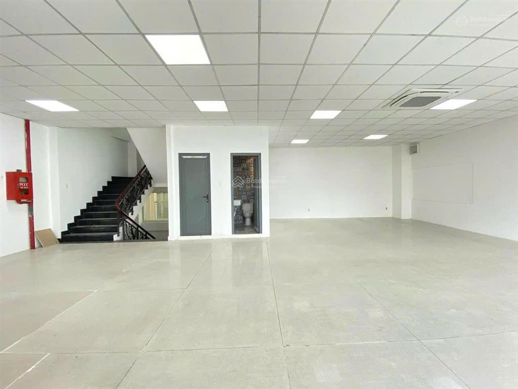 Trống sẵn sàn văn phòng 150m2 trên đường trường chinh, p.13, tân bình. có thể sử dụng ngay