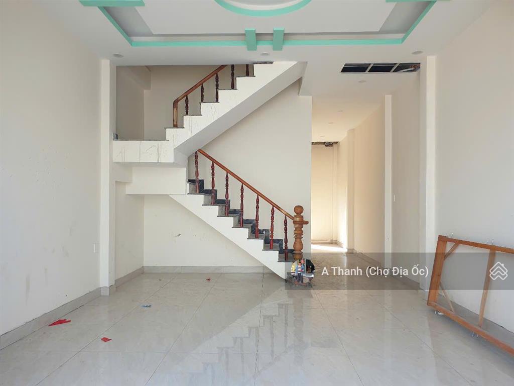 Nhà phố xinh dt 5m x 17m (3pn, 2wc) shr đường xe hơi, gần ngã 3 giồng hóc môn