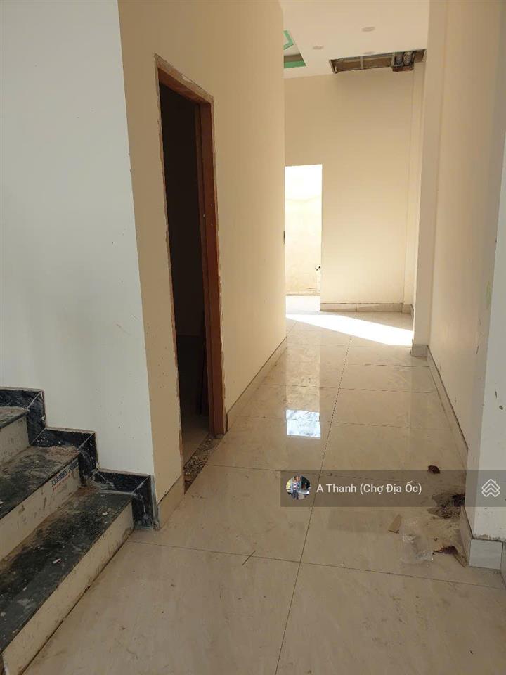 Nhà phố xinh dt 5m x 17m (3pn, 2wc) shr đường xe hơi, gần ngã 3 giồng hóc môn