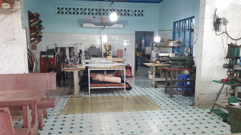 Hot bán gấp nhà dt 8x25m, hẻm xe hơi, gần song hành, chợ đầu mối hóc môn