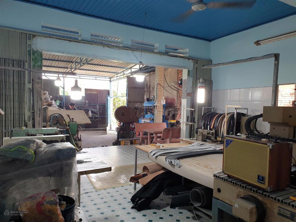 Hot bán gấp nhà dt 8x25m, hẻm xe hơi, gần song hành, chợ đầu mối hóc môn