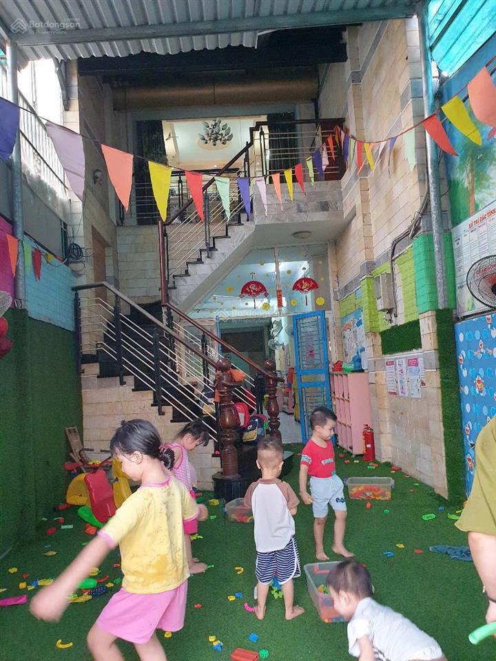 Nhà lầu dt 165m2 mặt tiền nguyễn ảnh thủ, gần ngã 4 trung chánh hóc môn