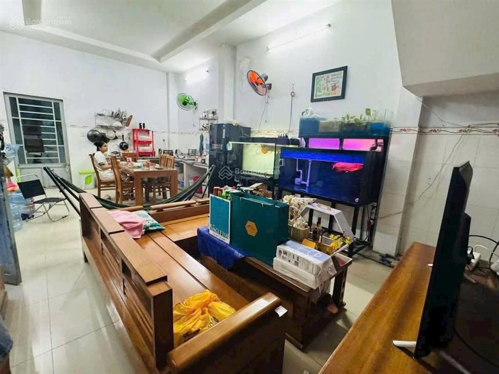 Bán gấp căn 4.3m x 21m mặt tiền xtt4 (nhựa 10m thông)  gần chợ đại hải  hóc môn