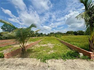 Tôi cần bán 350m2 đất vườn view kênh mát mẻ giá 850tr có sổ hồng tại tx trảng bàng, tây ninh