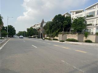 Nhà đẹp phân lô ngọc thuỵ  ngõ thông  ô tô tránh  full nội thất.