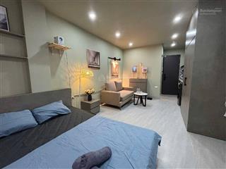 Bán toà ccmn cầu giấy 120m2, 7t  lô góc  đối diện đhsp  dòng tiền 1.8 tỷ/năm, giá như bán đất