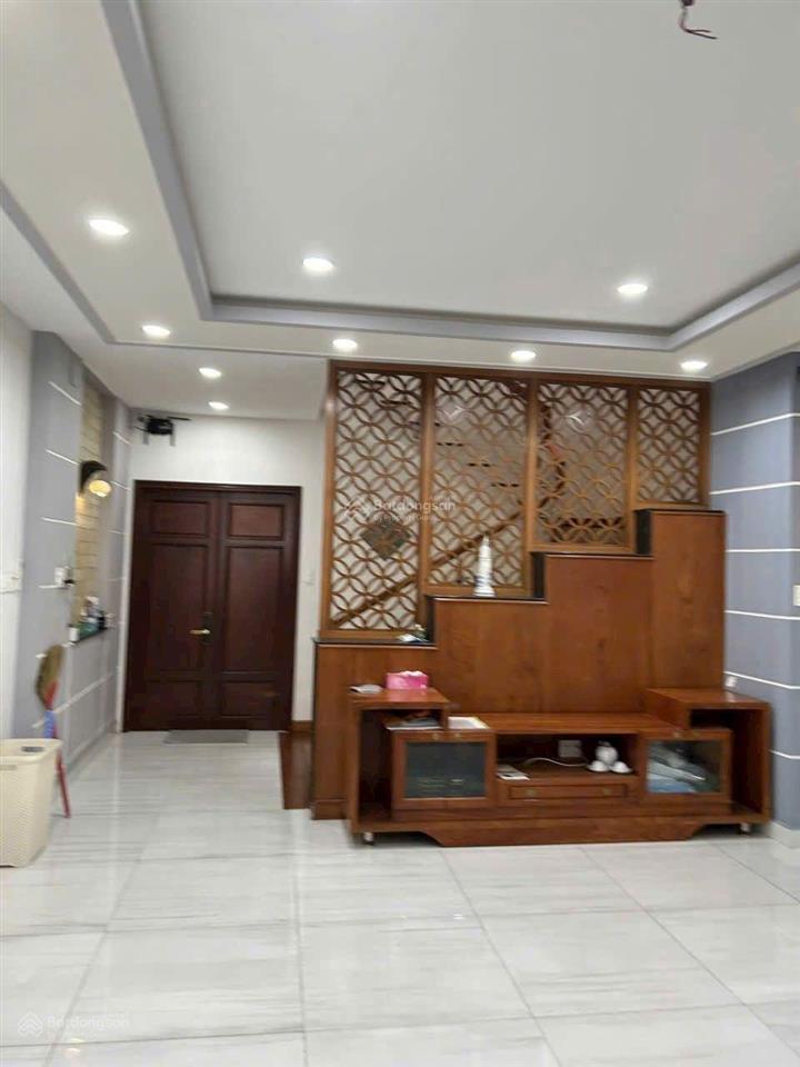 Nhà đẹp tên lửa hiếm bán  5x20m, 4 tầng kế coopmart vào ở ngay