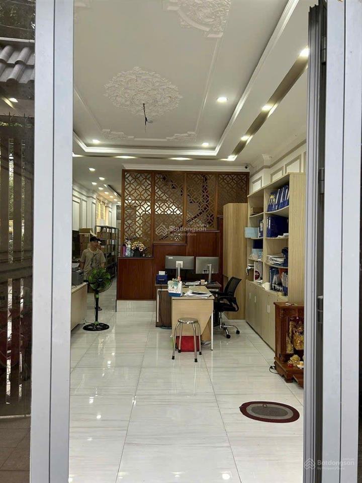 Nhà đẹp tên lửa hiếm bán  5x20m, 4 tầng kế coopmart vào ở ngay